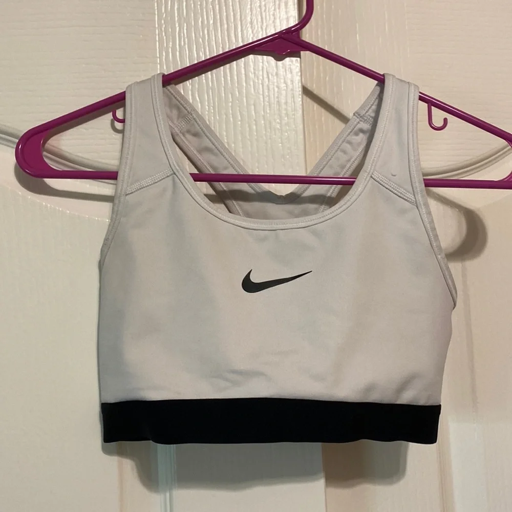 Nike white sports bra - Picture 1 of 4
